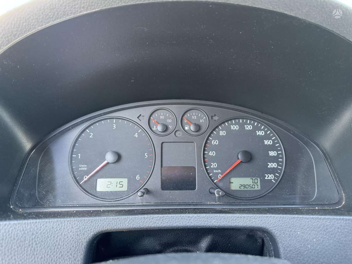 Volkswagen Transporter 2008 — photo 20