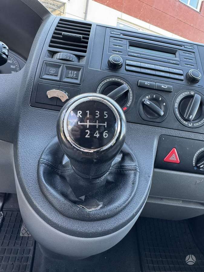 Volkswagen Transporter 2008 — photo 22