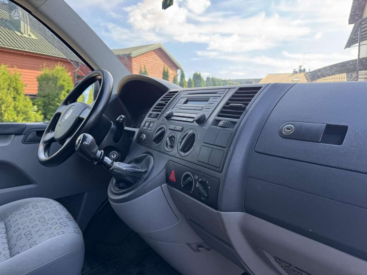 Volkswagen Transporter 2008 — photo 23