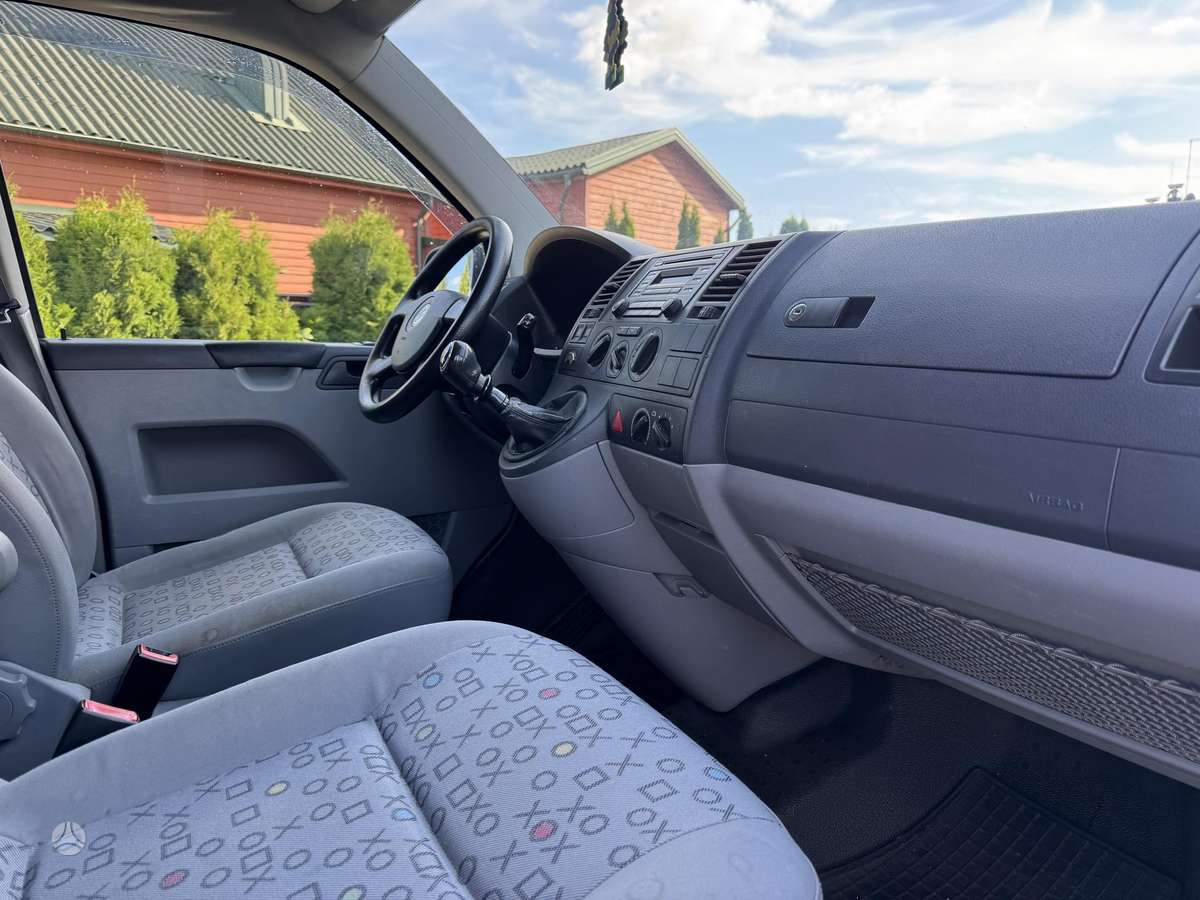 Volkswagen Transporter 2008 — photo 24