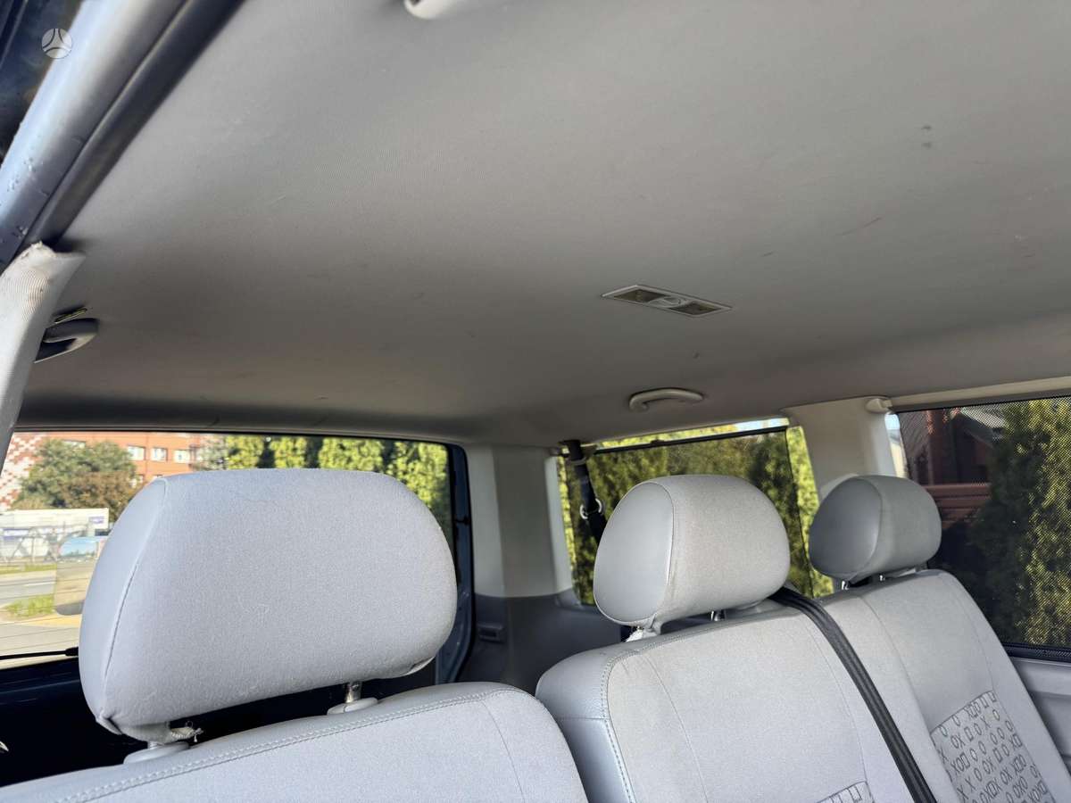 Volkswagen Transporter 2008 — photo 28