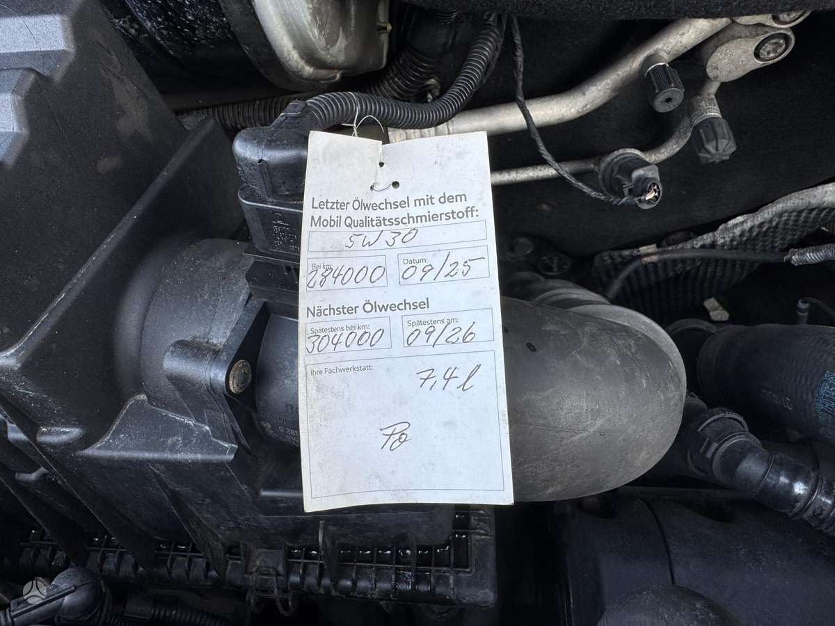 Volkswagen Transporter 2008 — photo 32