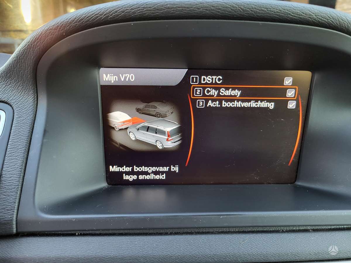 Volvo V70 2012 — photo 20