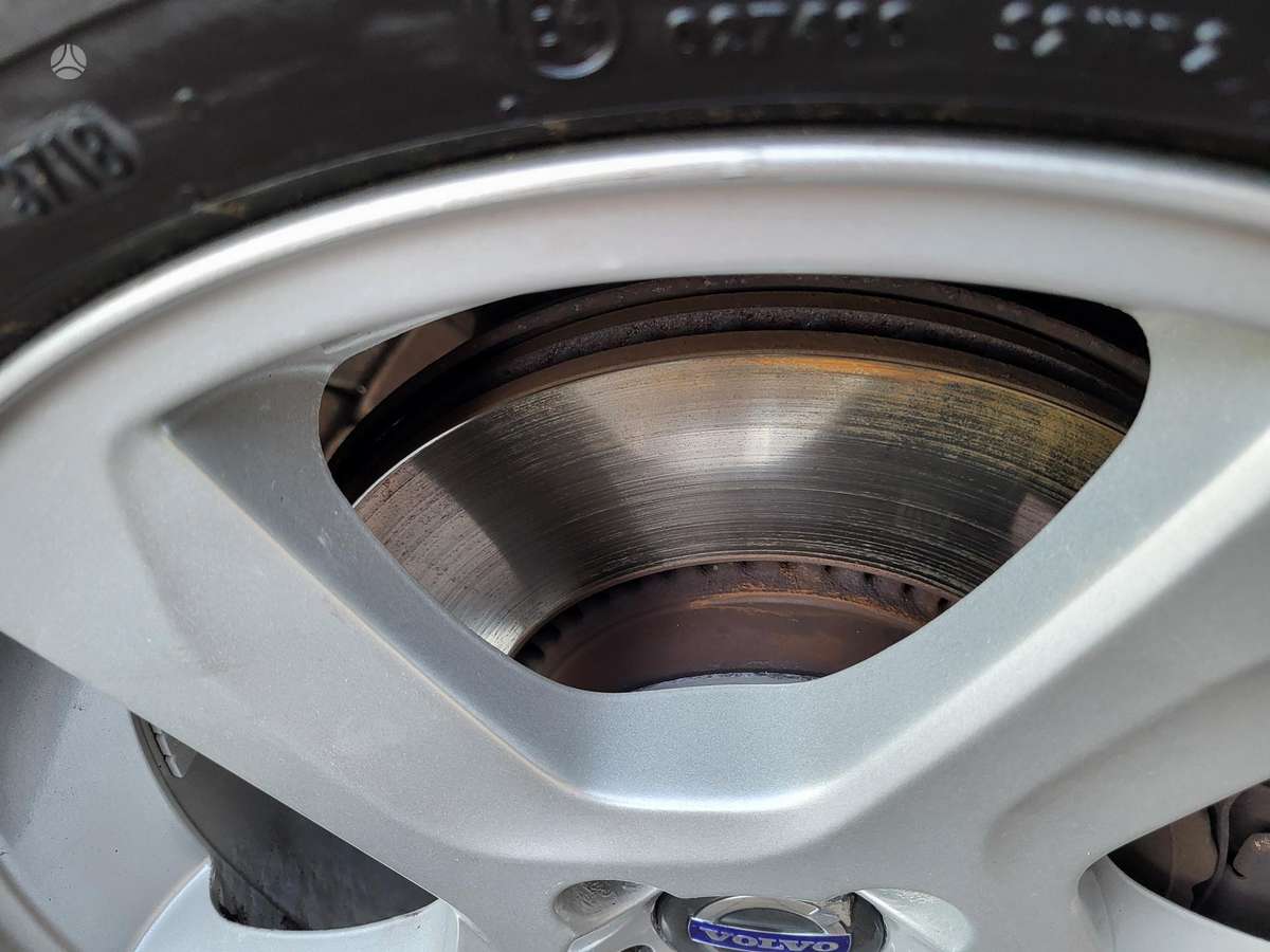 Volvo V70 2012 — photo 27