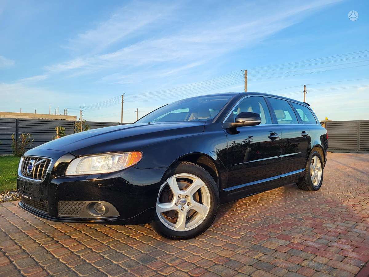 Volvo V70 2012 — photo 7