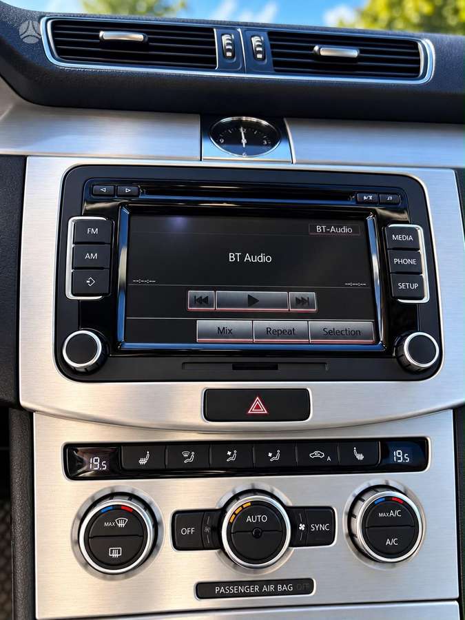 Volkswagen Passat 2013 — photo 10
