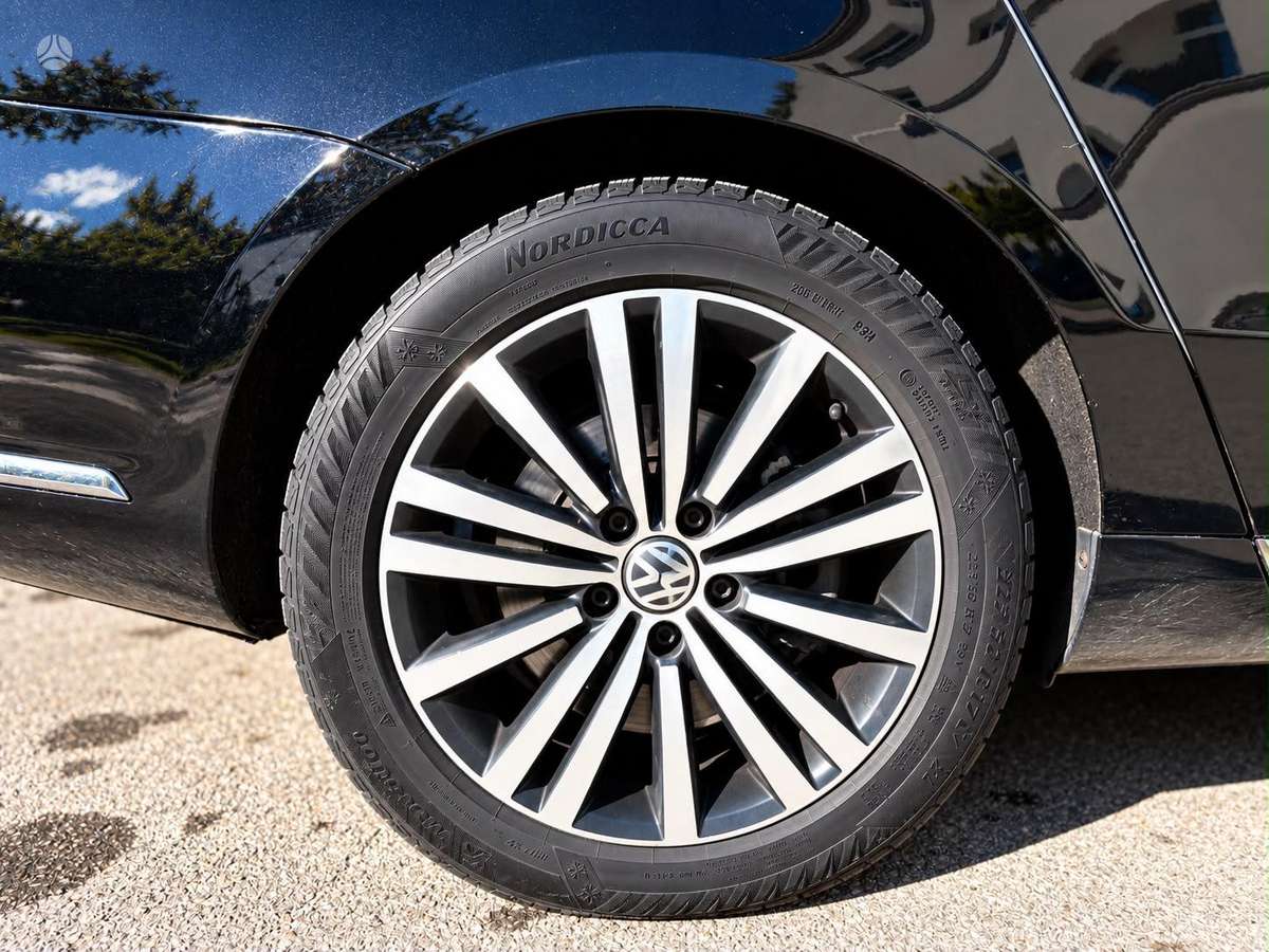 Volkswagen Passat 2013 — photo 8