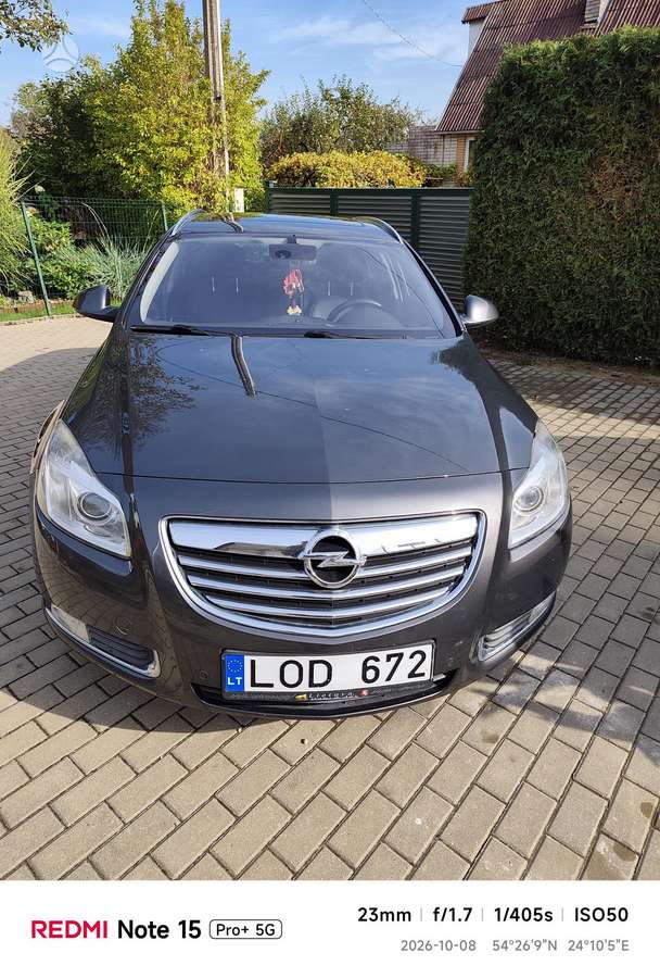 Opel Insignia 2013 — вигляд ззаду