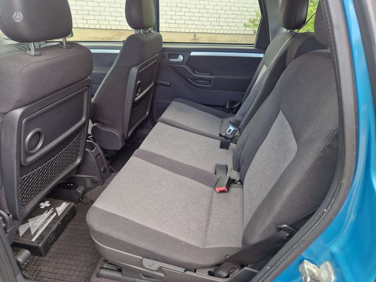 Opel Meriva 2004 — салон