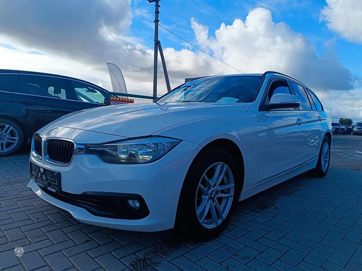 BMW 316 2015 — салон