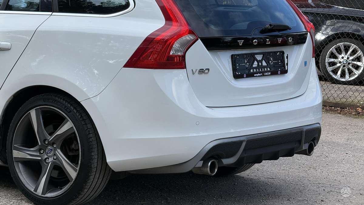 Volvo V60 2011 — photo 12