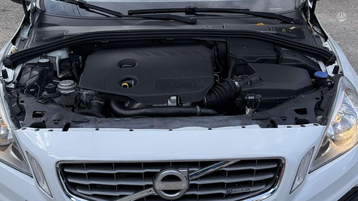 Volvo V60 2011 — photo 21