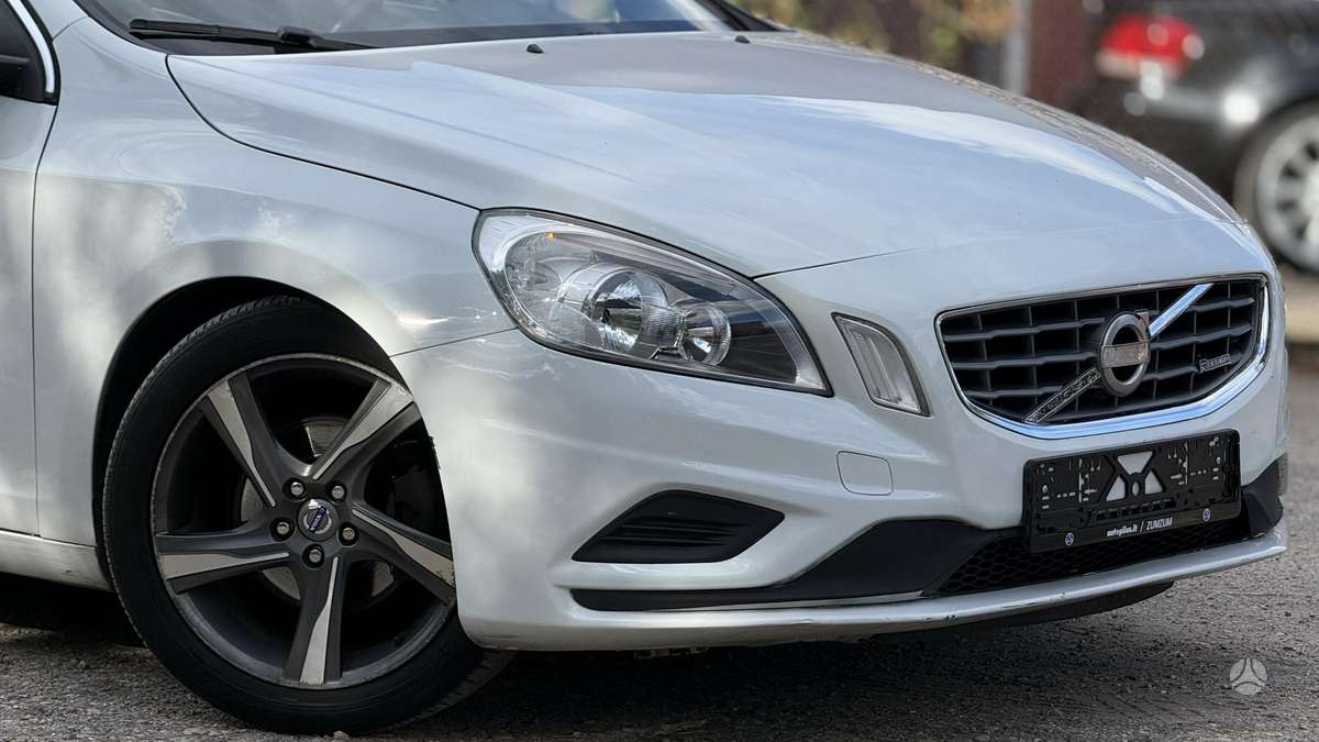 Volvo V60 2011 — photo 9