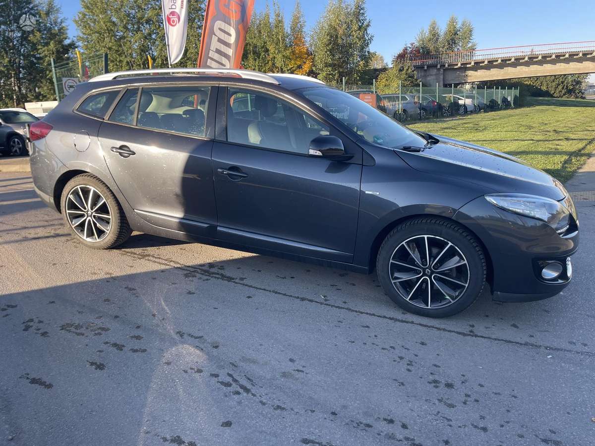 Renault Megane 2012 — салон