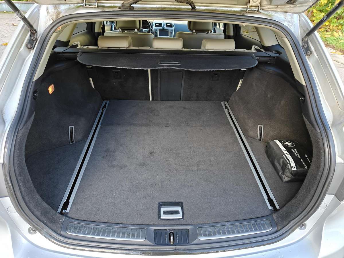 Toyota Avensis 2012 — photo 19