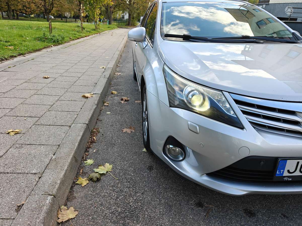 Toyota Avensis 2012 — engine 2231 cm³, 150 HP (110kW)