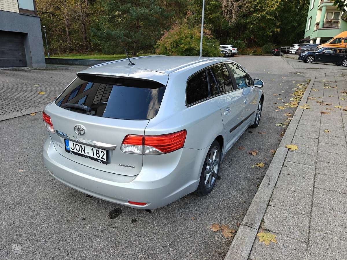 Toyota Avensis 2012 — photo 5