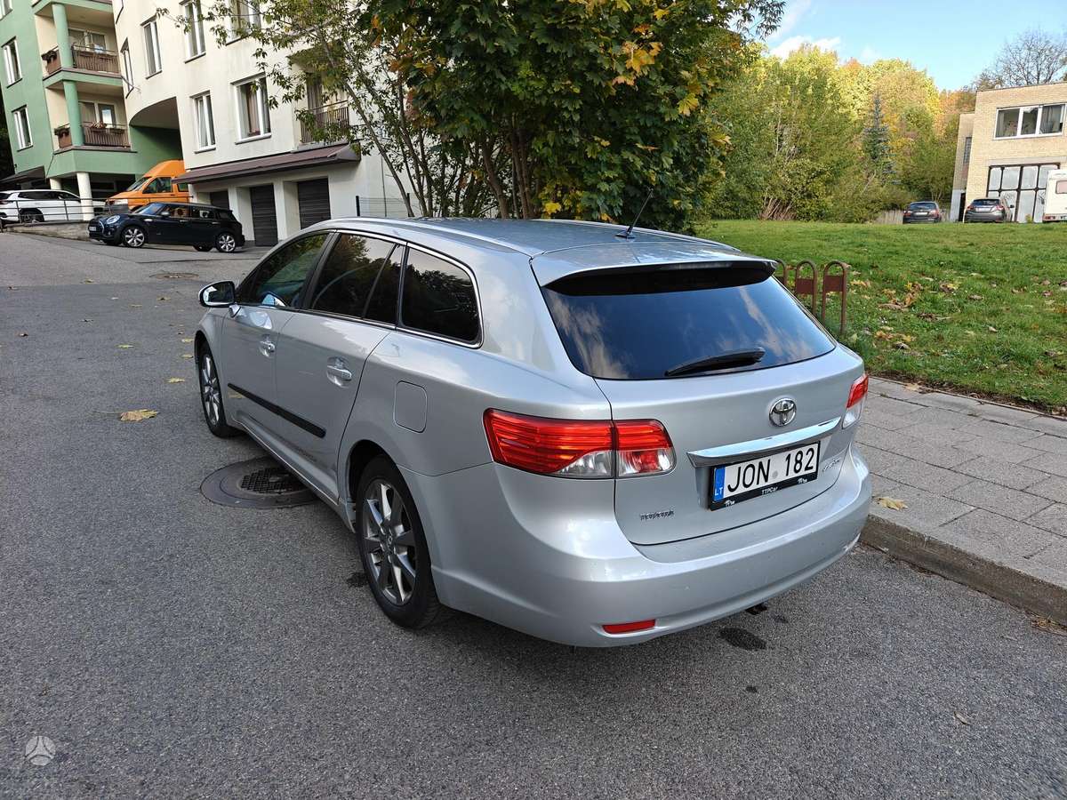 Toyota Avensis 2012 — photo 6