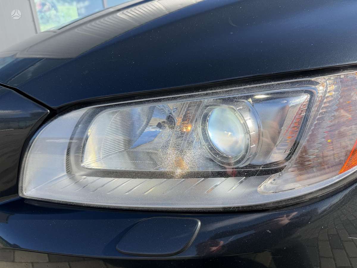 Volvo V70 2012 — photo 21