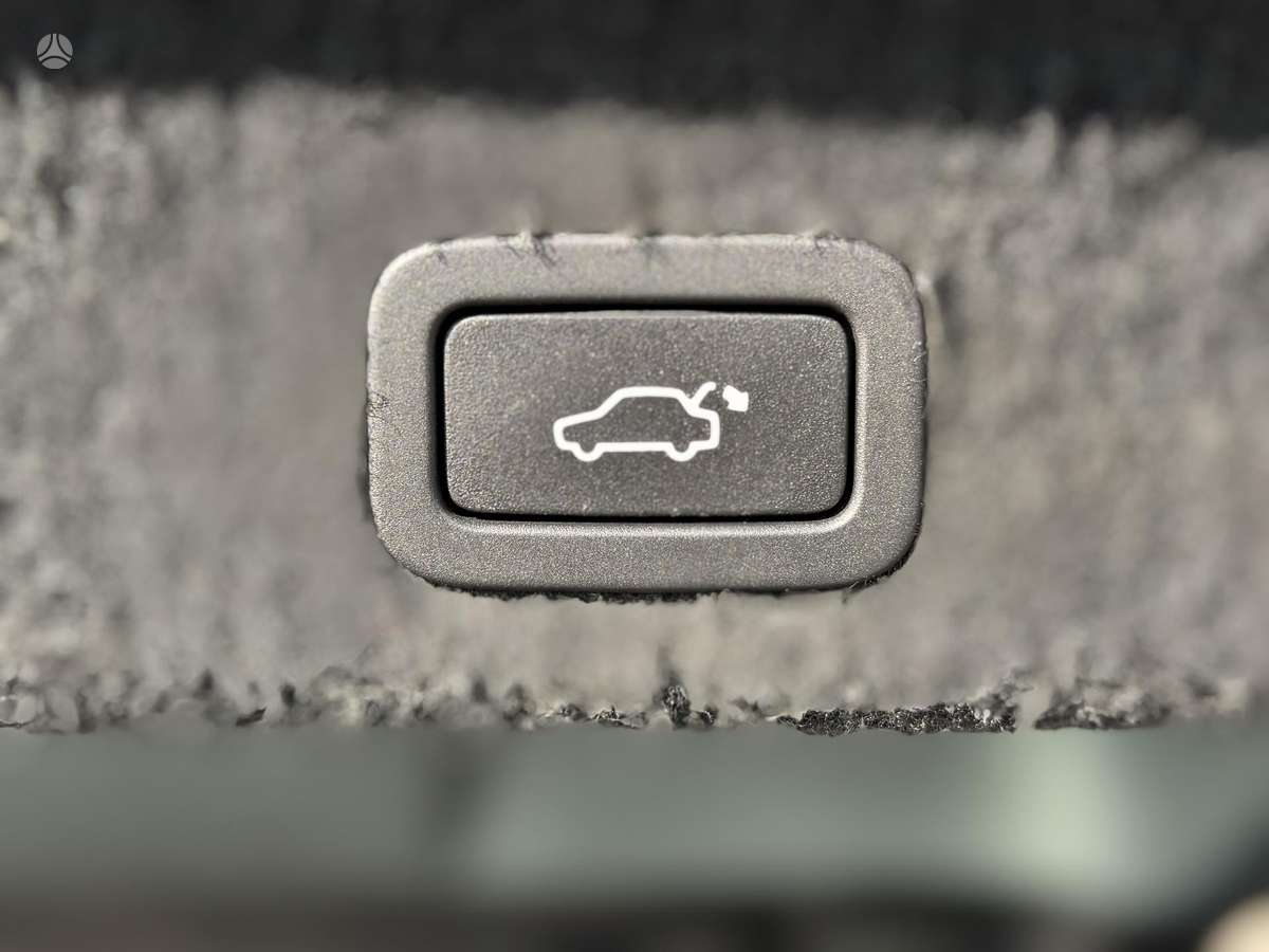 Volvo V70 2012 — photo 24