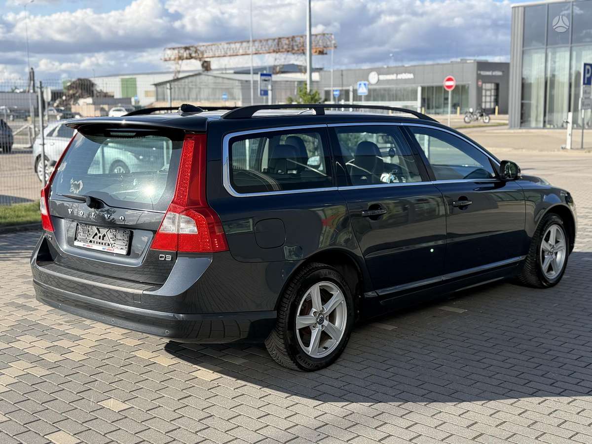 Volvo V70 2012 — photo 9