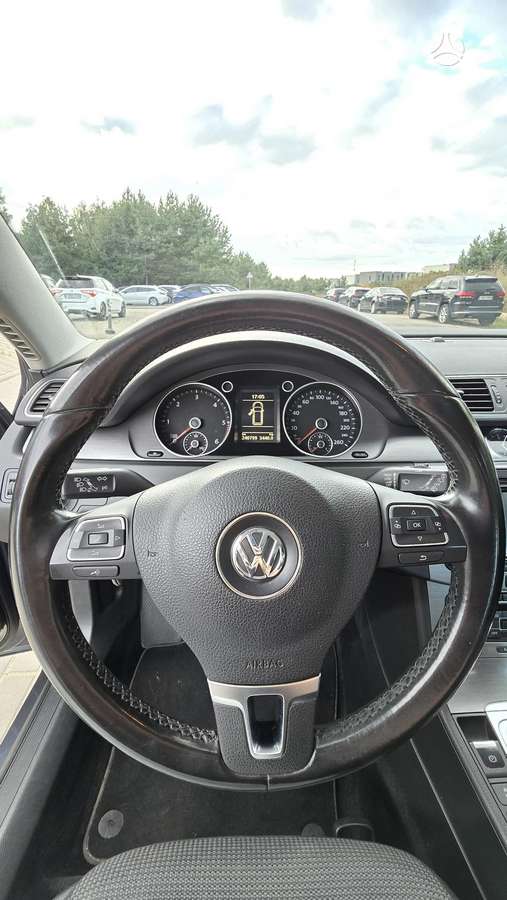 Volkswagen Passat 2011 — photo 15
