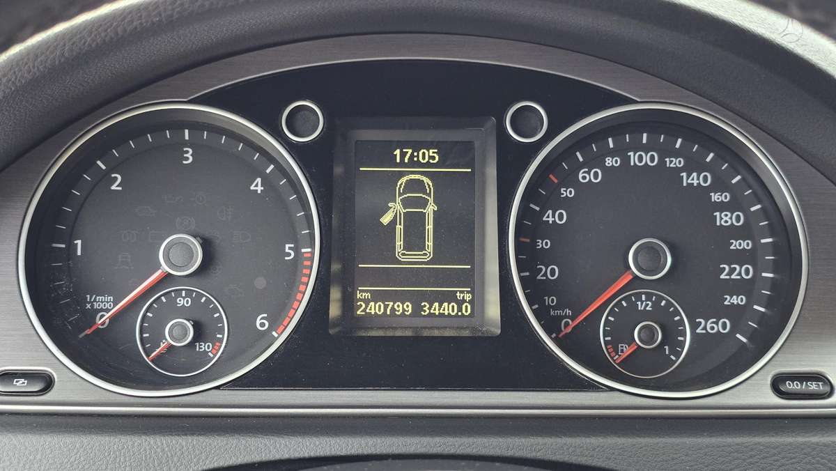 Volkswagen Passat 2011 — photo 16
