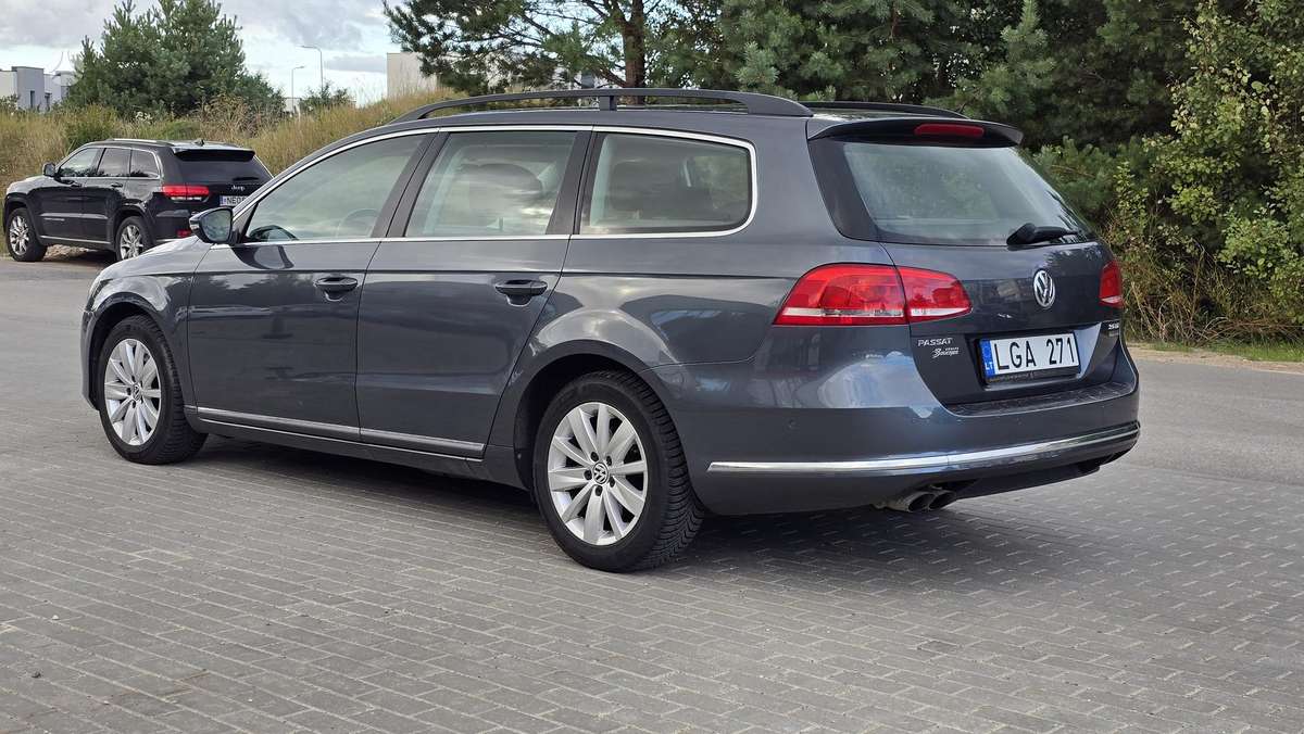 Volkswagen Passat 2011 — photo 7