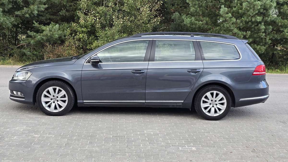 Volkswagen Passat 2011 — photo 8