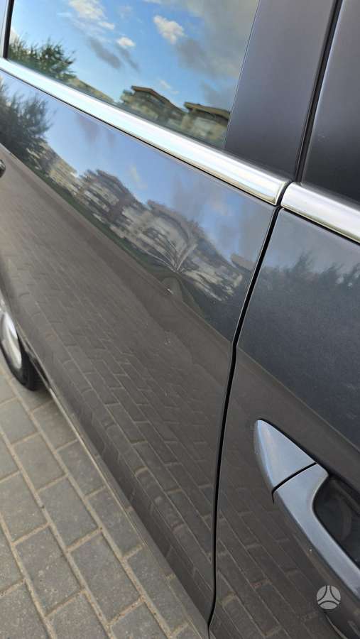 Volkswagen Passat 2011 — photo 9