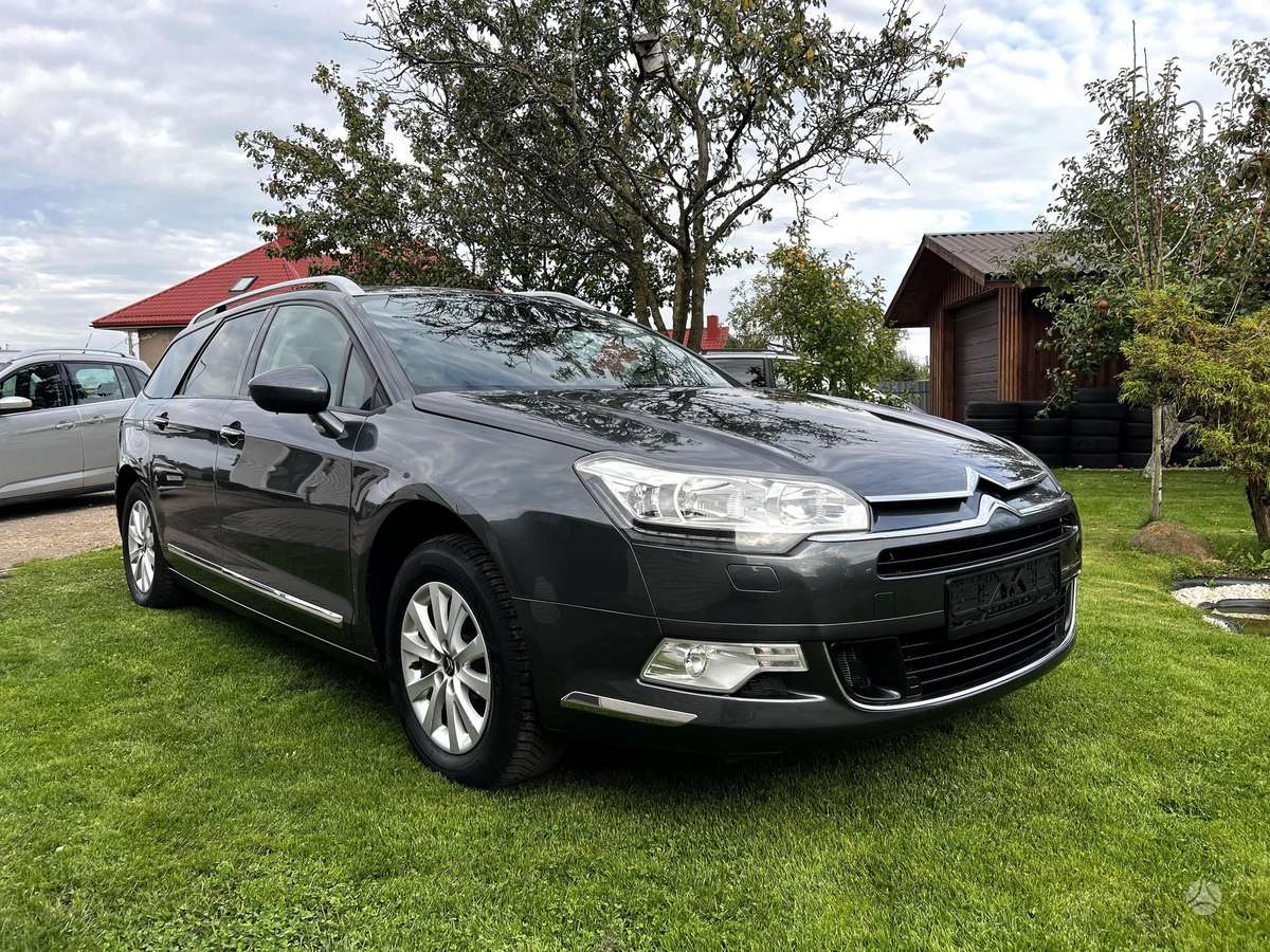 Citroen C5 2015 — rear view