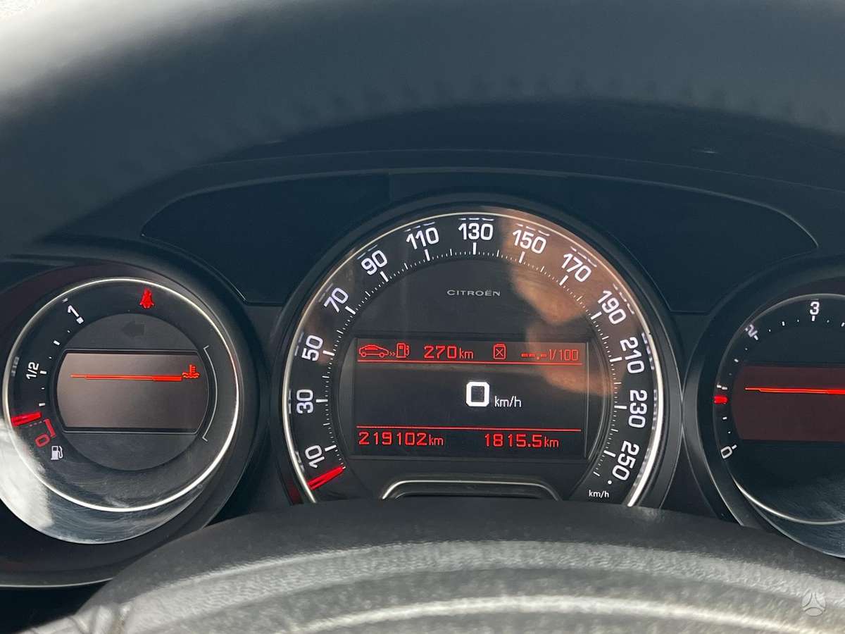 Citroen C5 2015 — photo 25