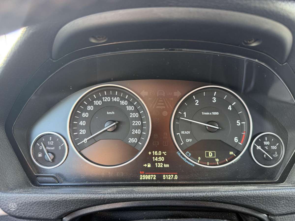 BMW 318 2013 — photo 14