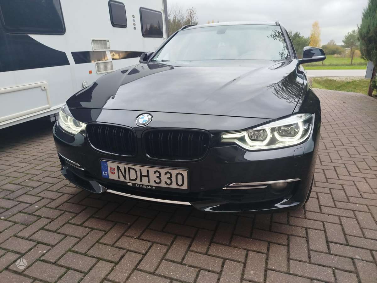 BMW 318 2013 — interior