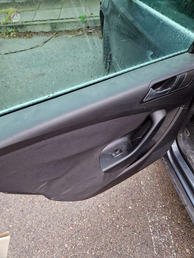 Volkswagen Passat 2009 — photo 24