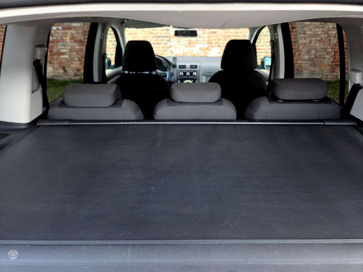 Volkswagen Touran 2015 — photo 22