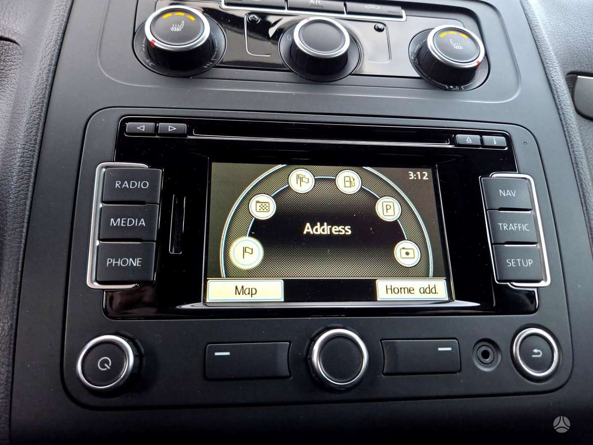 Volkswagen Touran 2015 — photo 25