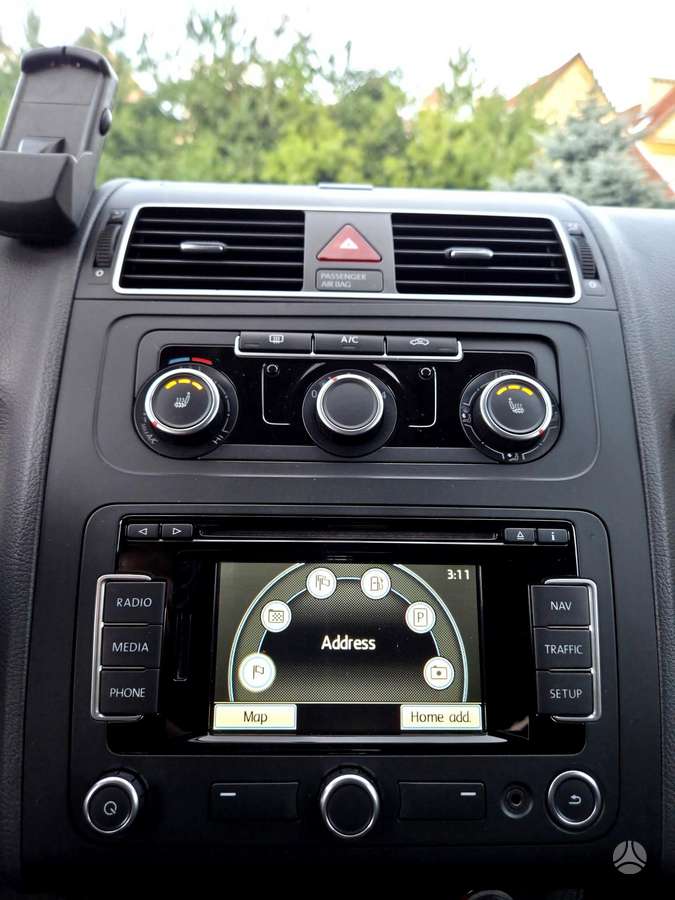 Volkswagen Touran 2015 — photo 30