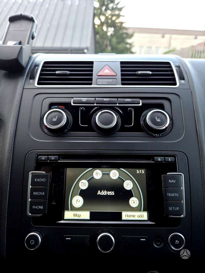 Volkswagen Touran 2015 — photo 33