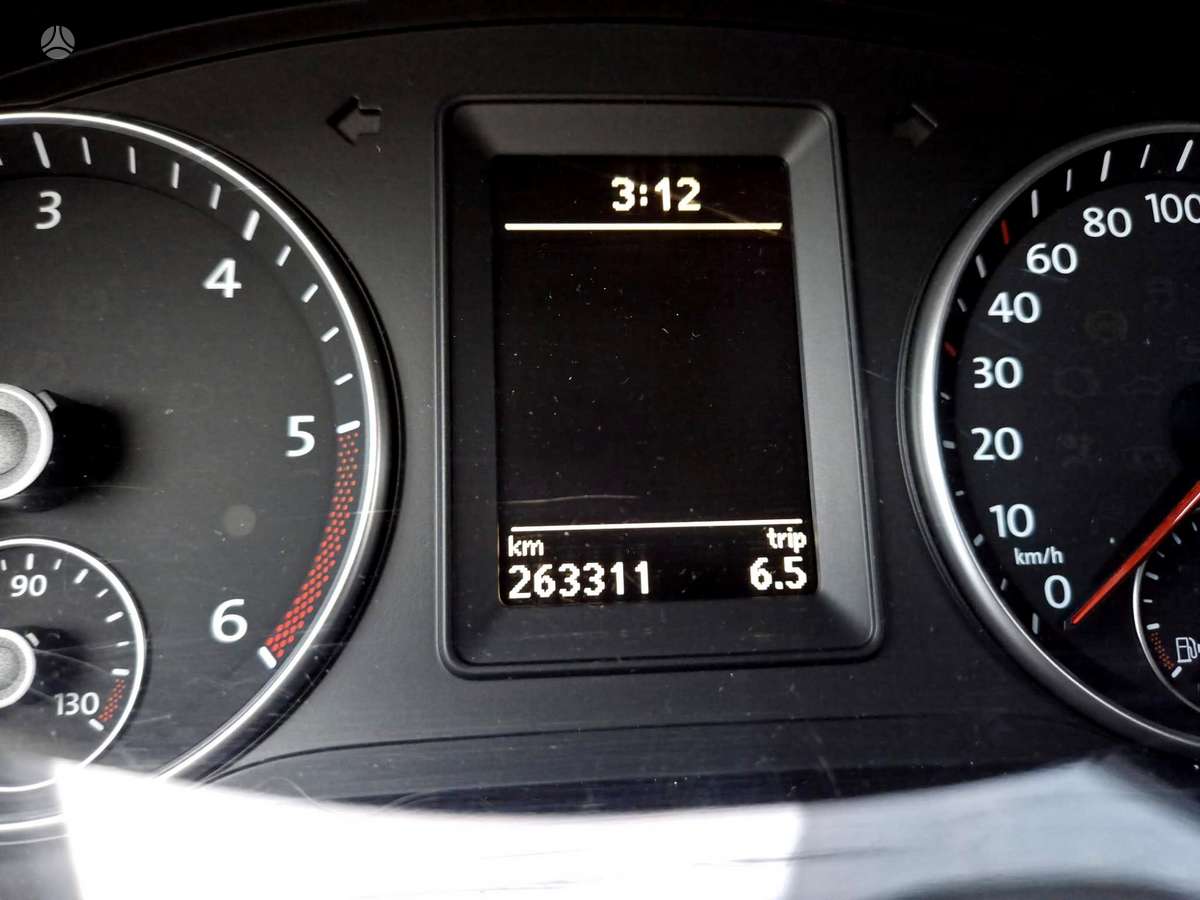 Volkswagen Touran 2015 — photo 34