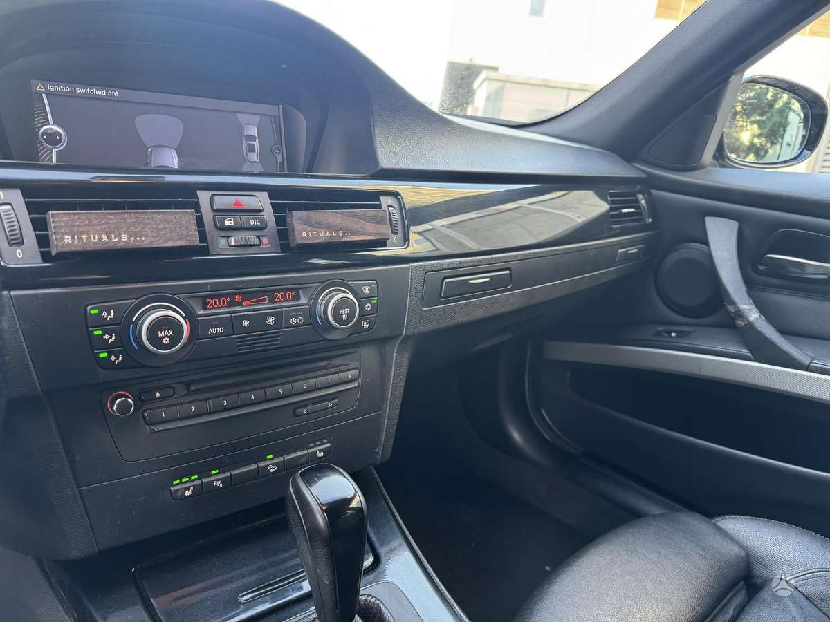 BMW 320 2009 — photo 14
