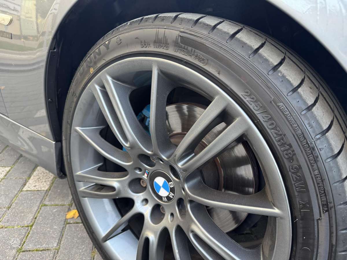 BMW 320 2009 — photo 20