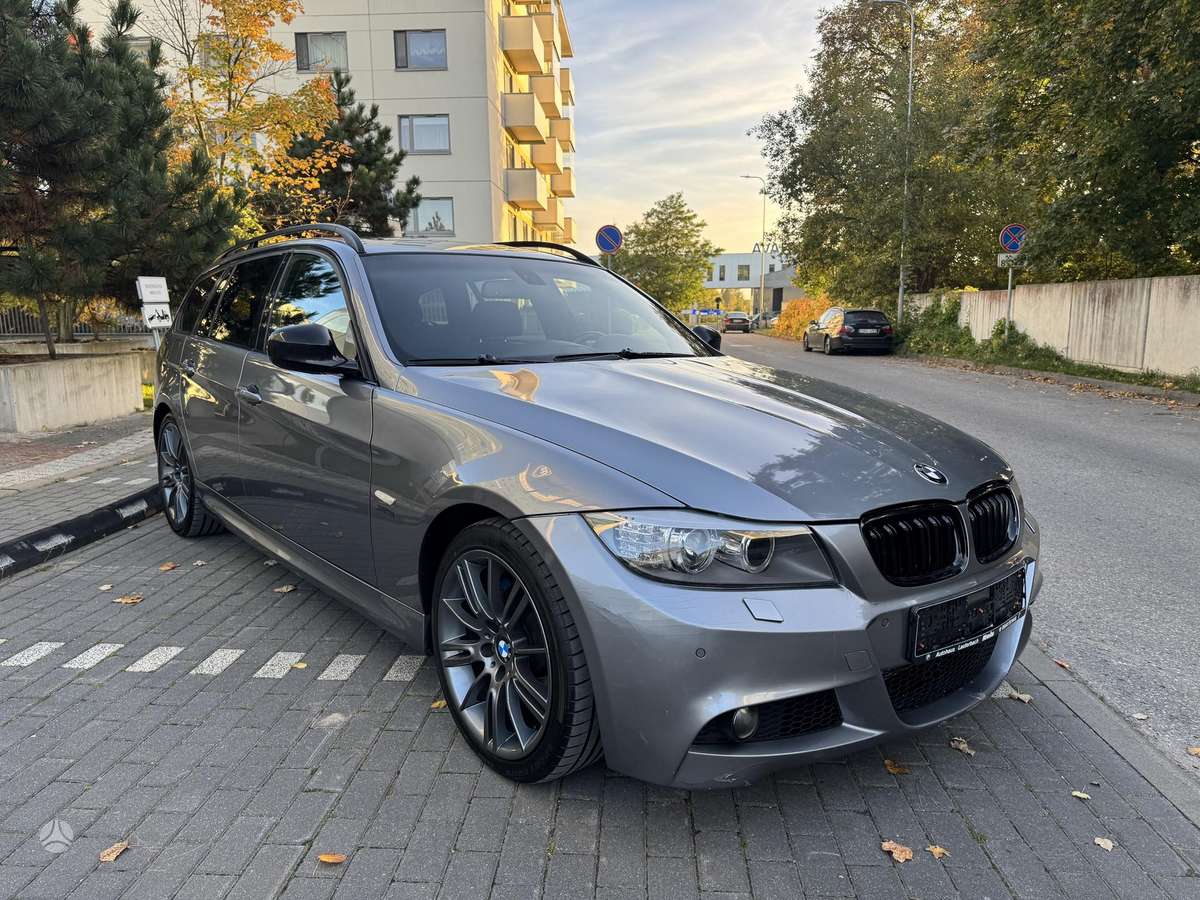 BMW 320 2009 — photo 26
