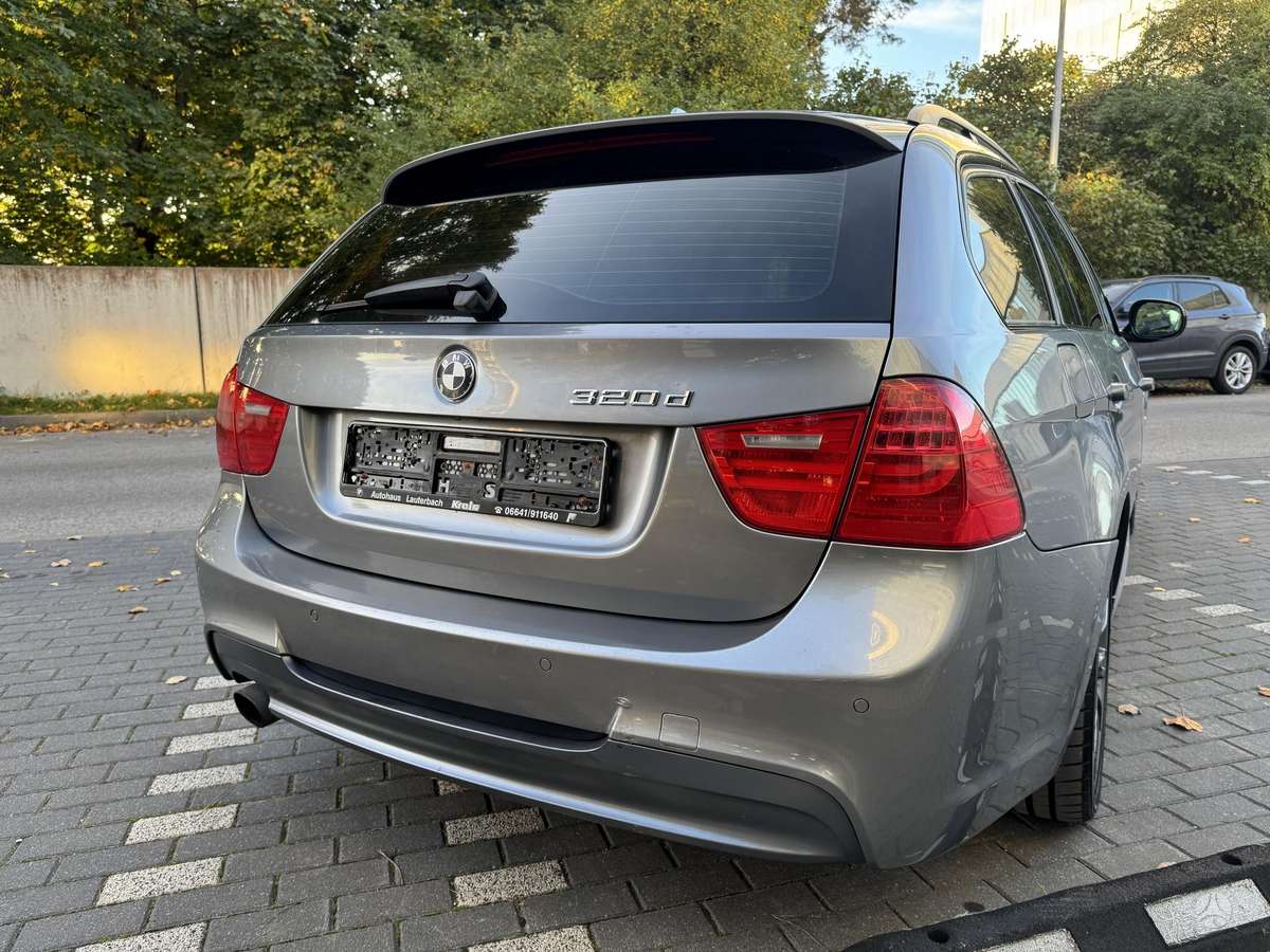 BMW 320 2009 — photo 6