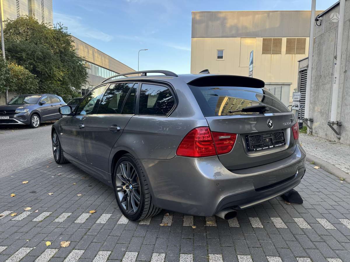 BMW 320 2009 — photo 8