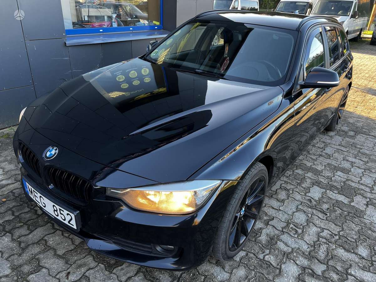 BMW 318 2013 — салон
