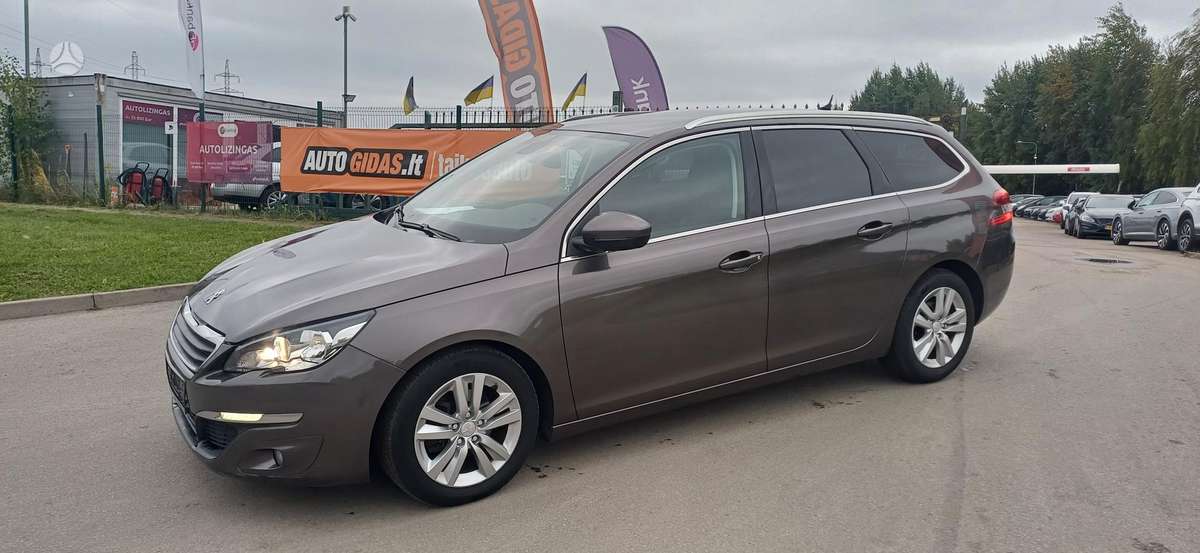 Peugeot 308 2014 — салон
