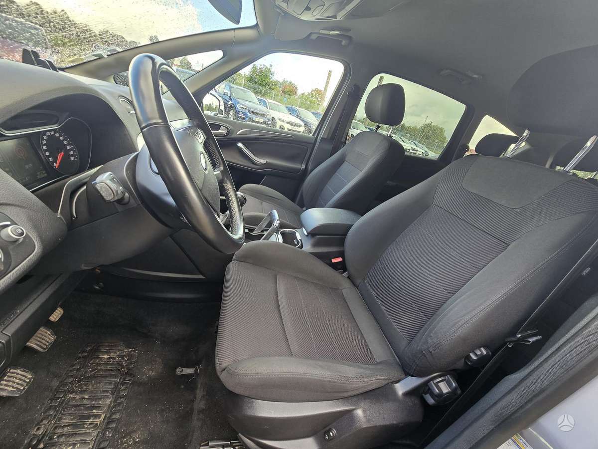 Ford S-MAX 2012 — photo 11