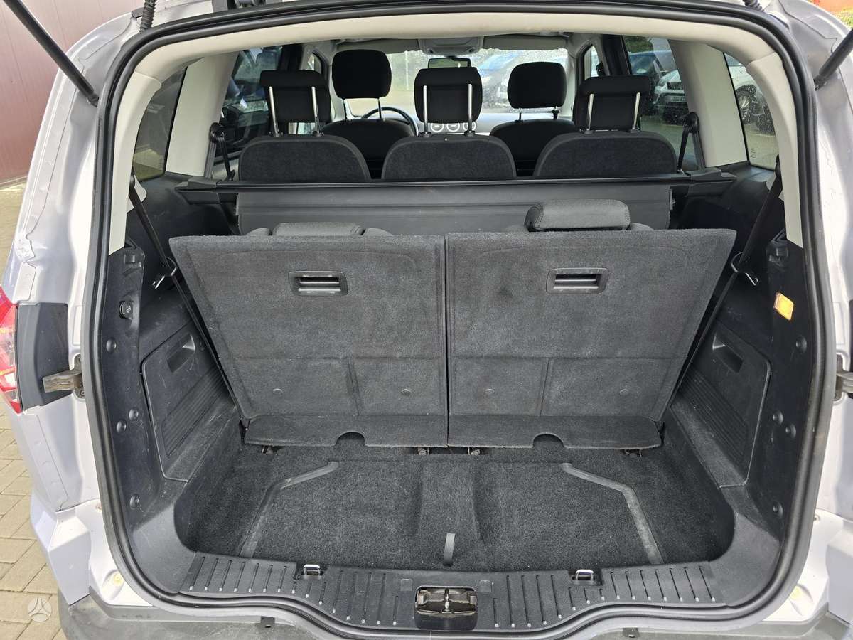 Ford S-MAX 2012 — photo 15
