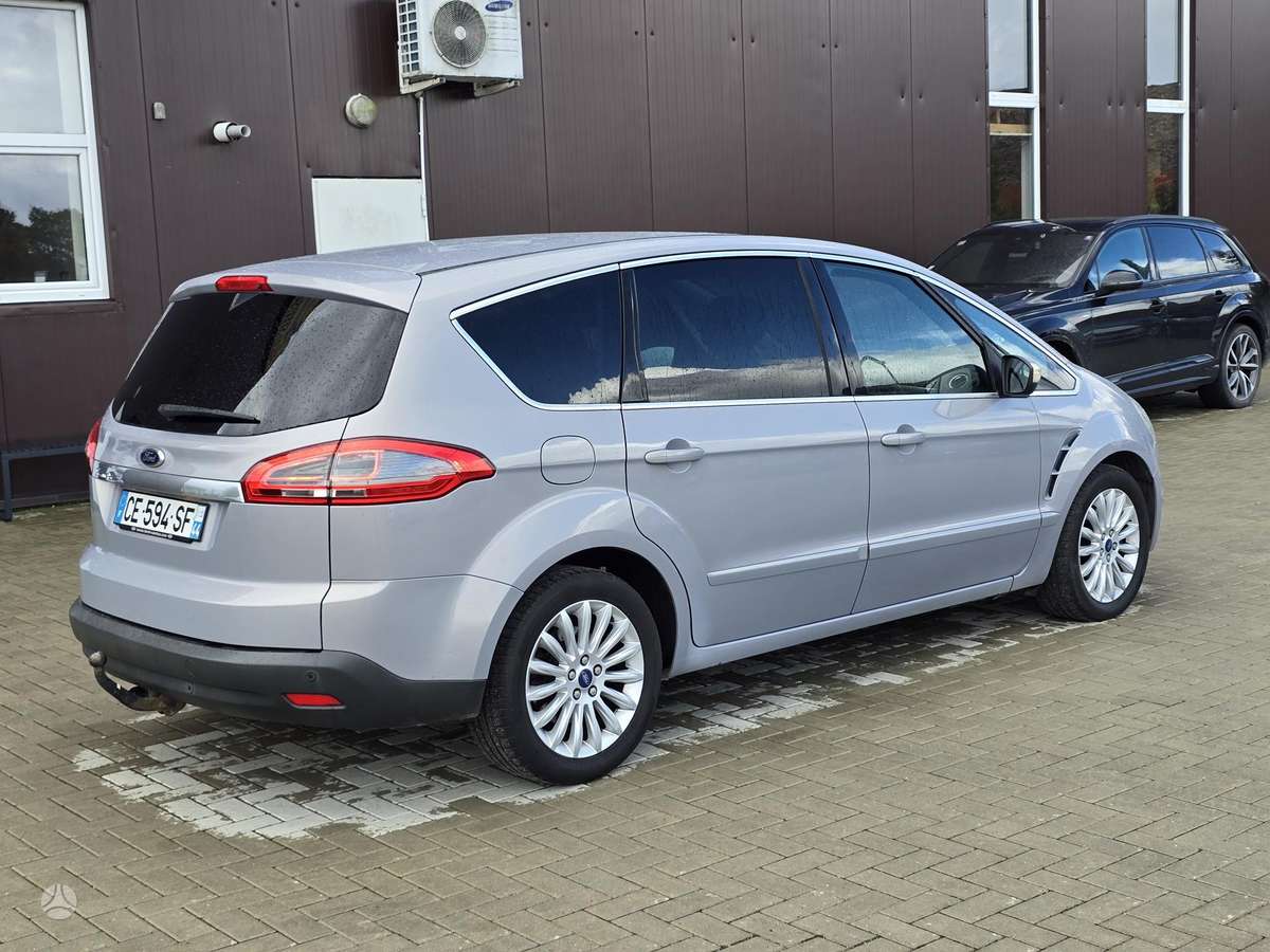 Ford S-MAX 2012 — interior